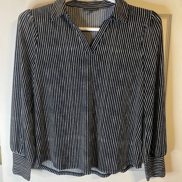 Adrianna Papell Tops - Adrianna Papell Black and White Fitted Blouse